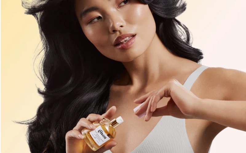 Discover The Allure Of Signature Eau De Parfum
